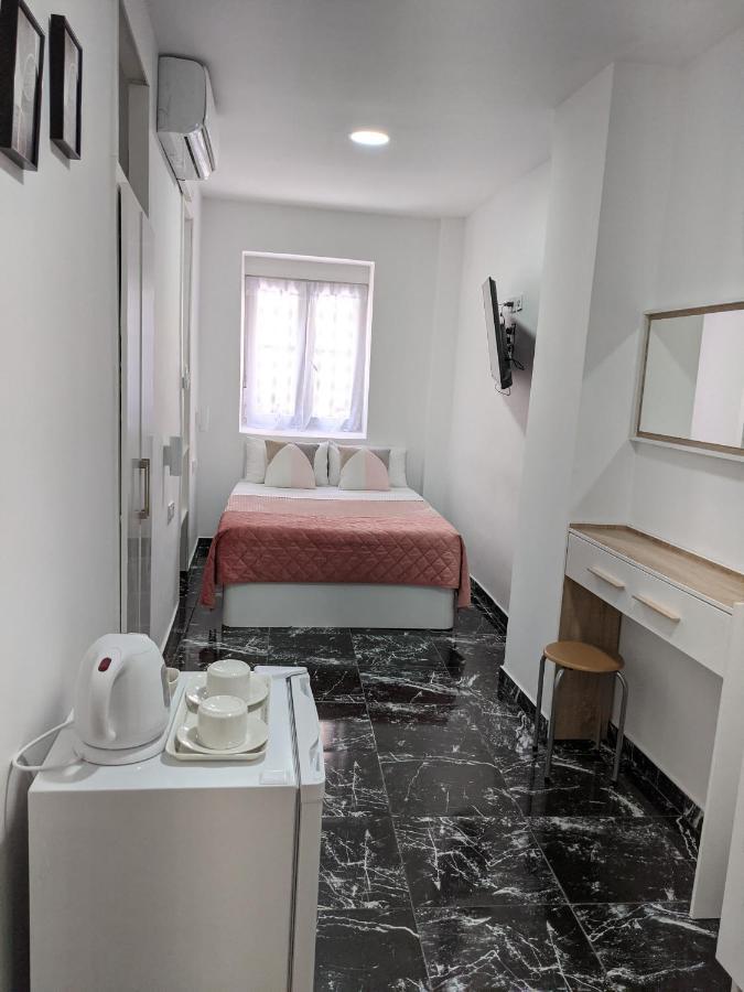 Pension Susita Alicante Bagian luar foto